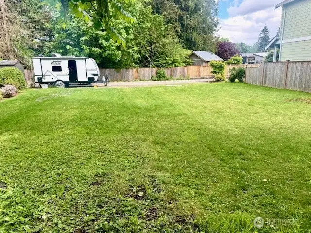 View of site from the NW corner of the lot.