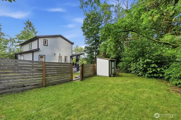 Secret bonus side yard with shed Secret bonus side yard with shed
