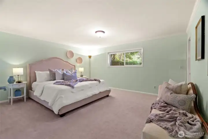 Lower Level En Suite