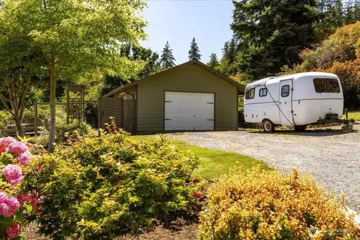 Detached garage with plenty of space to park a trailer and even a small boat Detached garage with plenty of space to park a trailer and even a small boat