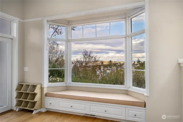 The window seat in the family room with Old Town views. Easy shoe storage for those who have been playing in puddles!