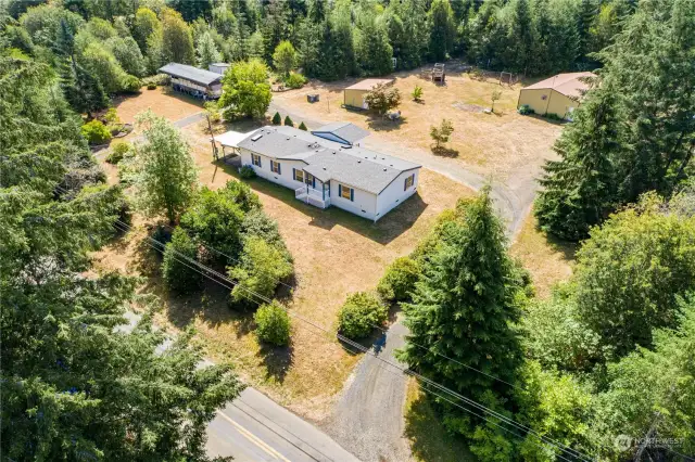 Home w /circular driveway