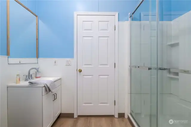 Main bathroom