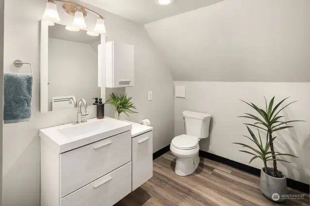 Upper floor bathroom