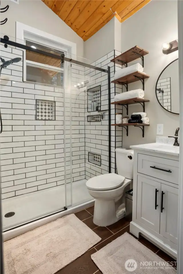 Primary 3/4 bath