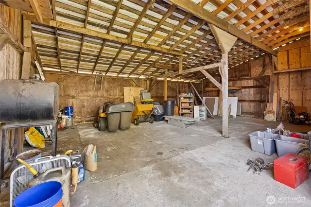Inside of the 2+ car garage
