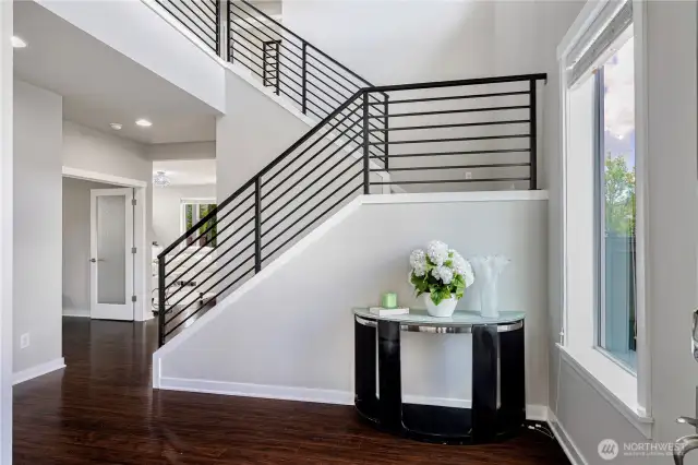 Grand entrance: High vaulted ceiling, have Mud room as well