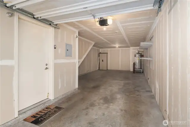 2 CAR TANDEM WITH DRIVEWAY PARKING