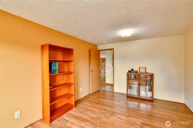 Nice sized den/office