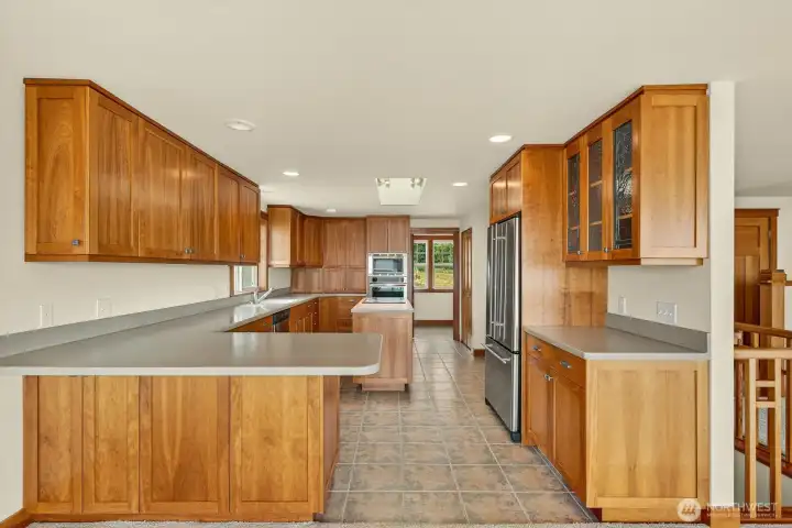 Cherry kitchen with Corain countertops