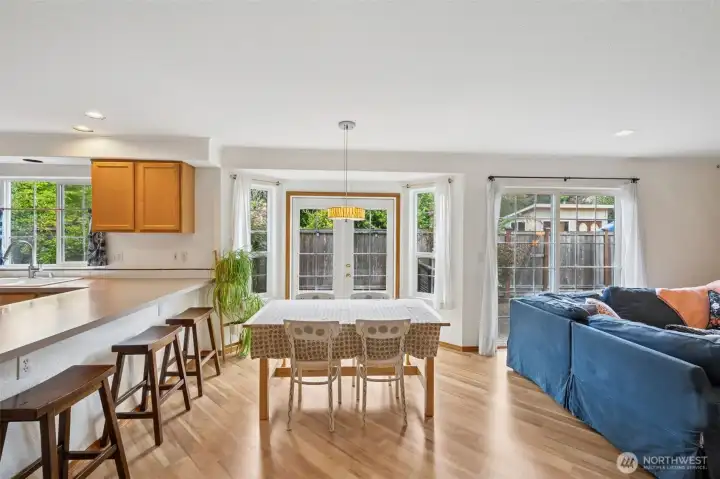 French doors to back deck off of dining area