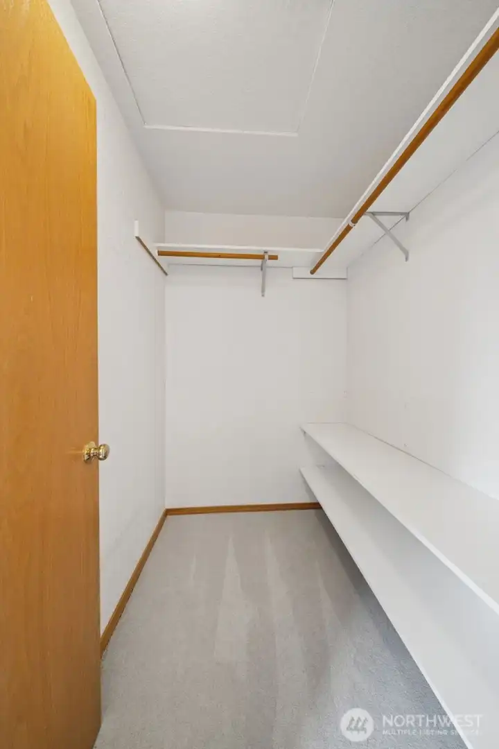Walk in closet