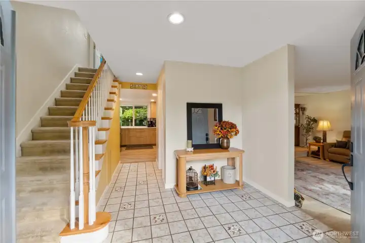 Light & bright entry