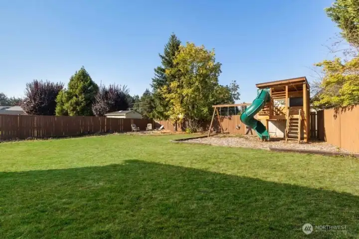 lots of space for pets, play and get togethers