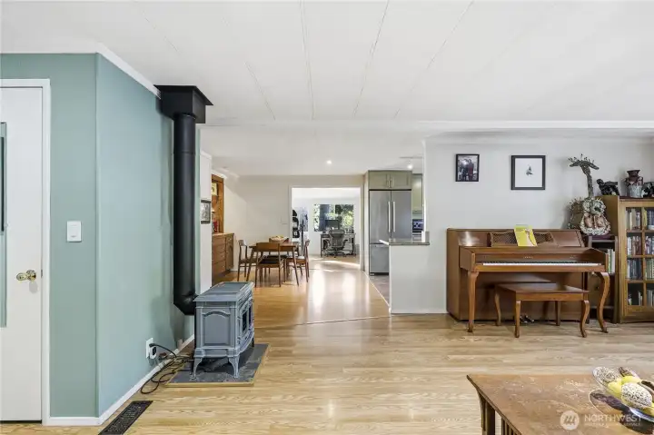 Propane Stove Heats the space well!