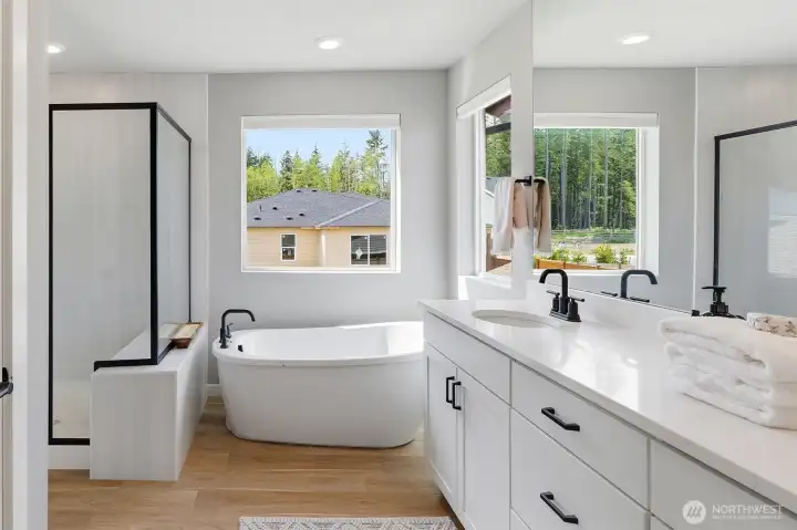 Beautiful 5 piece primary en suite