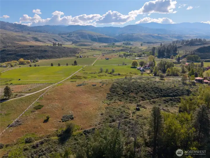 With gently rolling, meadowed terrain that is almost entirely usable, you truly can’t pick a bad spot to build.