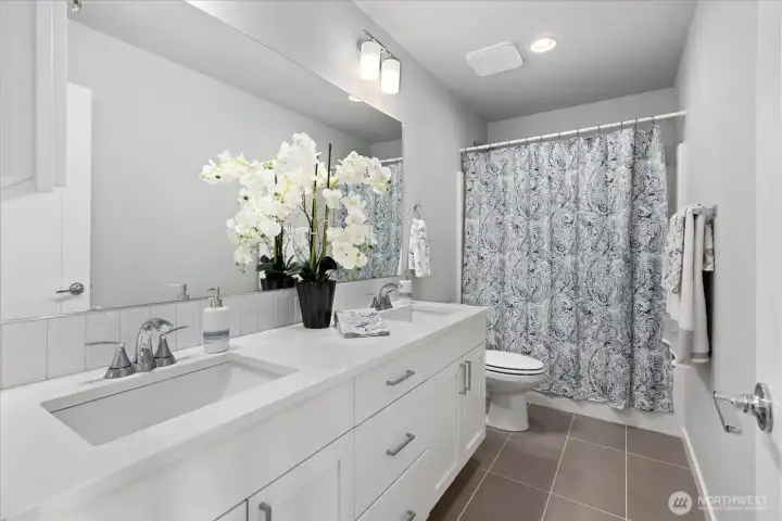 Upstairs hall bath