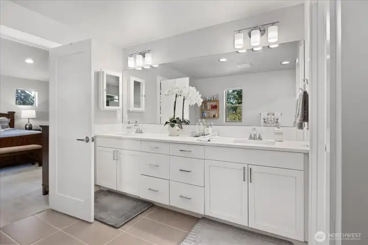 Spacious primary bath
