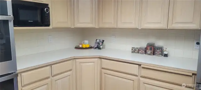 So much counter and cabinet space!