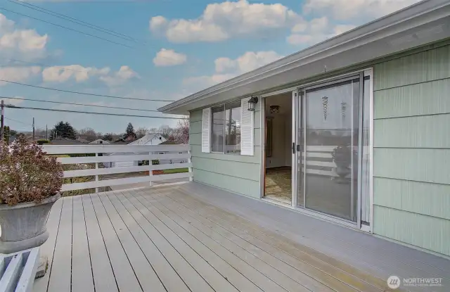 deck from 2nd level