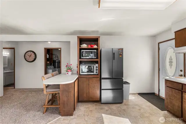 lower level kitchen