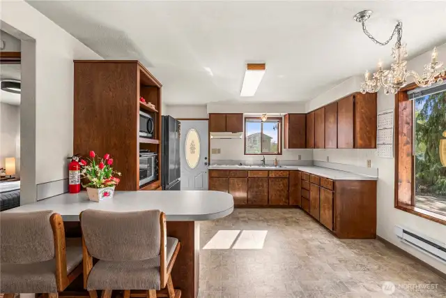 lower level kitchen