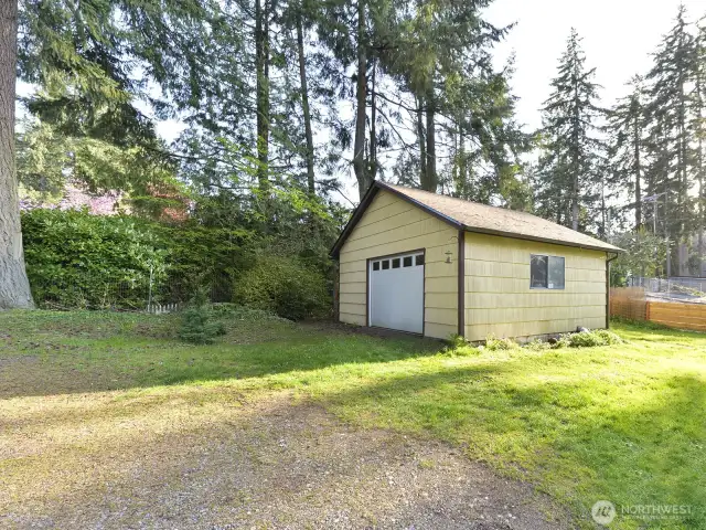 917 garage, new roof, power door, new lighting, new outlets