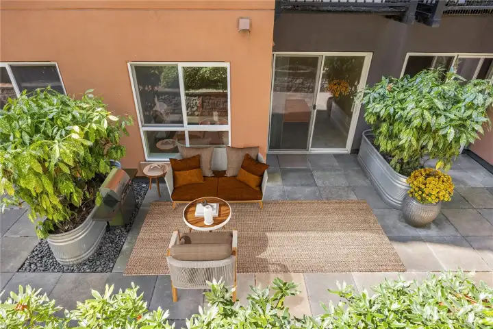 3rd floor with bonus huge patio!