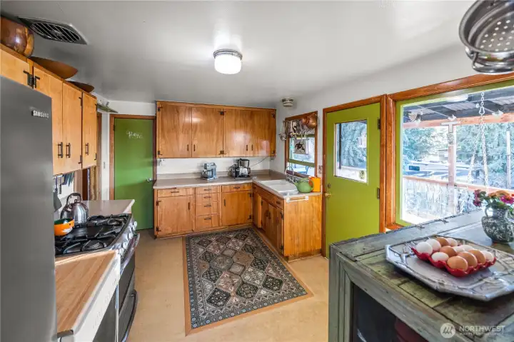 The kitchen is large- plenty of room for the chefs in your home and with all that cupboard space and the walk in pantry, trips to the store can be made less often, since you have plenty of room to store your stocked items.