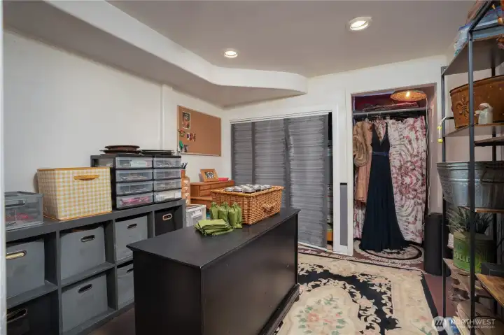 This is the bonus/flex room.  Could be a non conforming 4th bedroom or hobby room, office, dressing room, you name it.