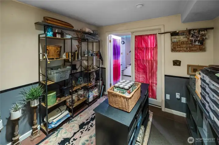 Same bonus room, different view.