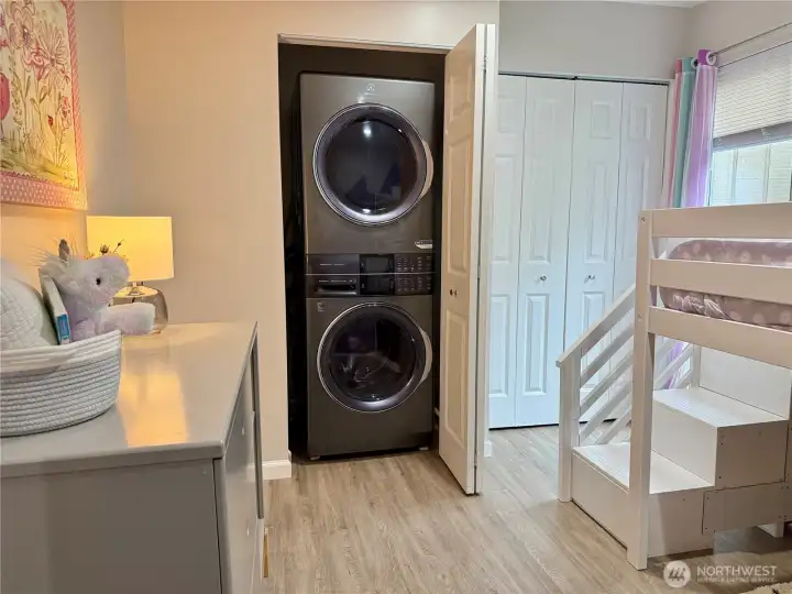 Newer Electrolux washer and dryer (2025) stay.