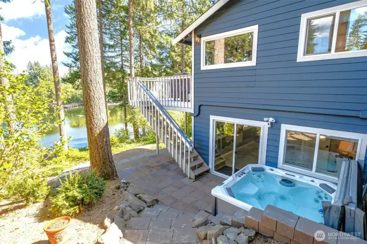 Olympic Hot Springs hot tub is newer and just cleanaed!