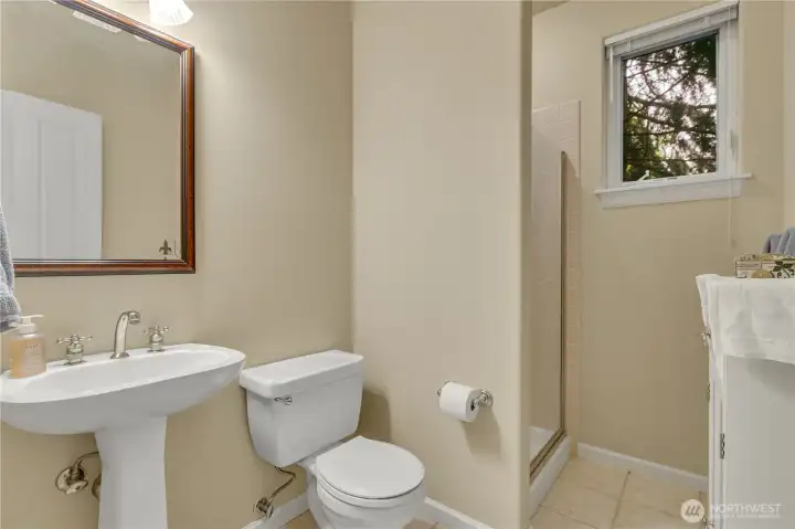 Main floor 3/4 bath