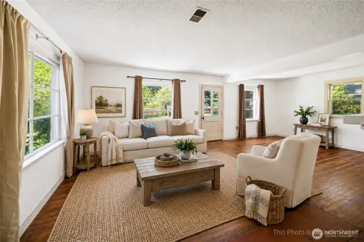 Virtually staged so that you can imagine living here