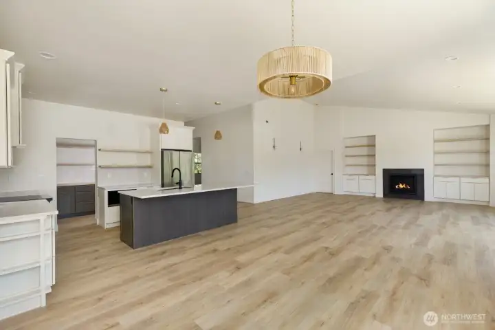 Kitchen w/tons of cabinet & counter space, w/a view into the butler's pantry