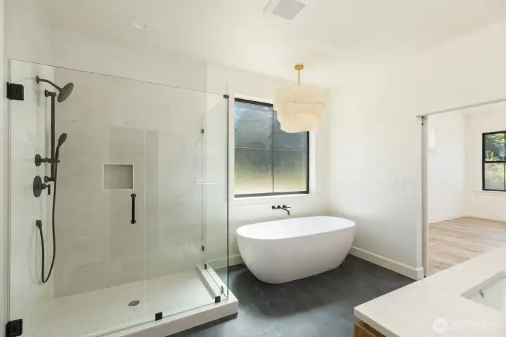 Primary soaking tub & walk-in shower