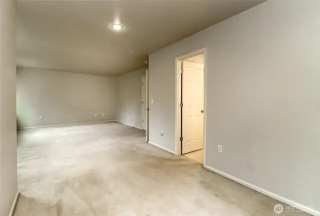 Master sitting area