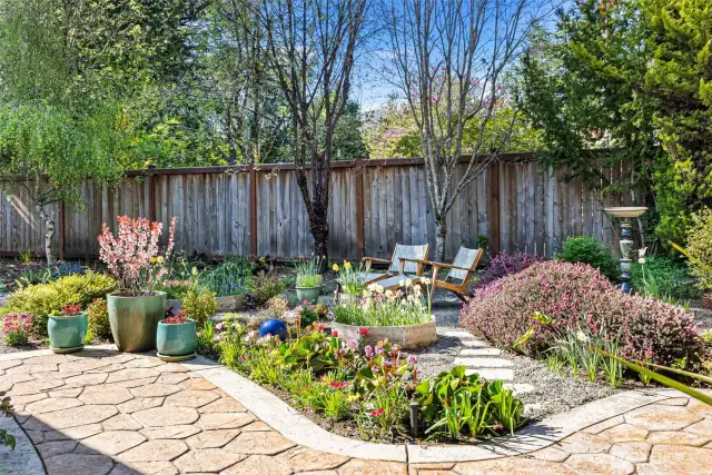 Idyllic front garden