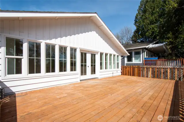 Expansive Deck