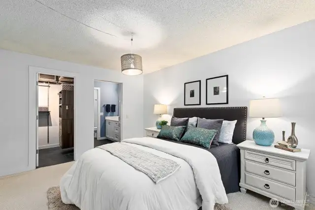 Walk-in closet and en-suite