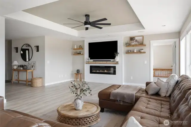 Living room/ Fireplace