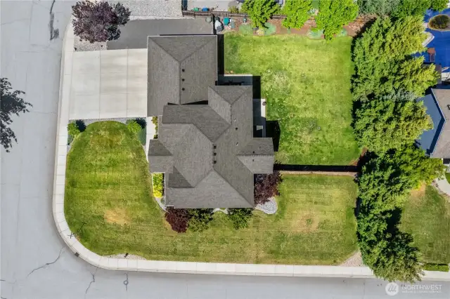 Spacious corner level lot