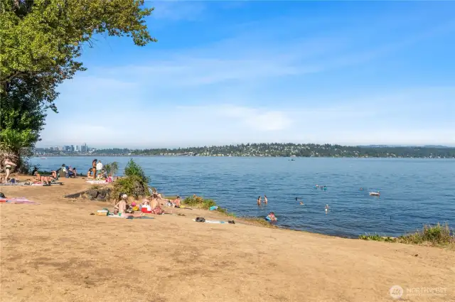 A short 10 min walk to Lake Washington. This will be a regular destination!