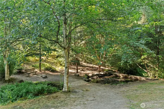 Parks within only minutes walk will get you outside, enjoying the area.