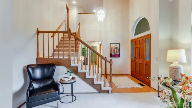 The entry of the home has a beautiful 2 story high ceiling allowing natural light to flow inside.