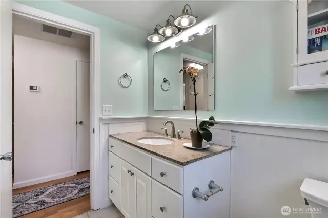 Full bath view 2.