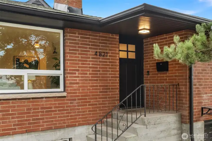 Original mid-century brick. Still doing its thing.