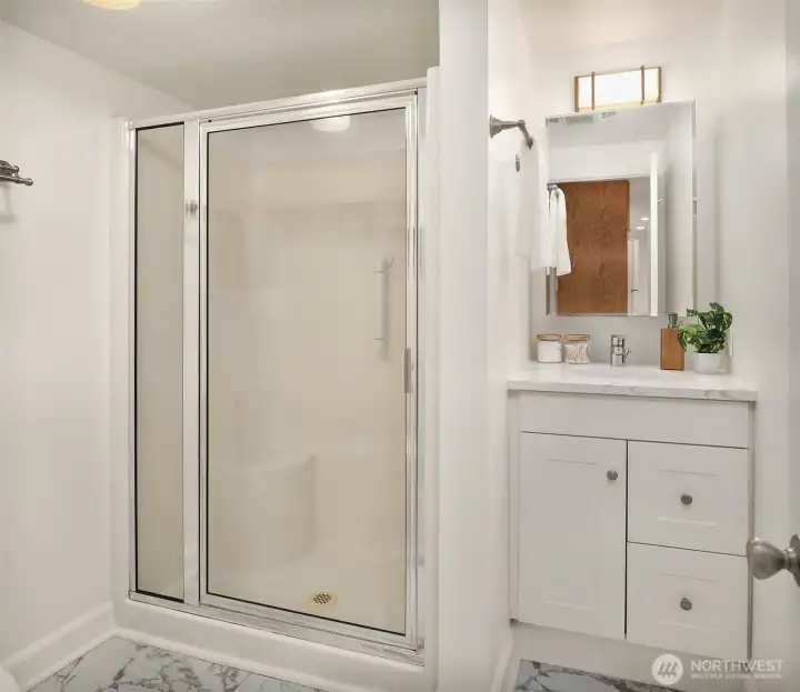 Separate entry studio apartment 3/4 bath